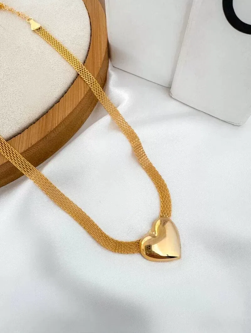 Colar Folheado a Ouro 18k Manta com Coração Liso
