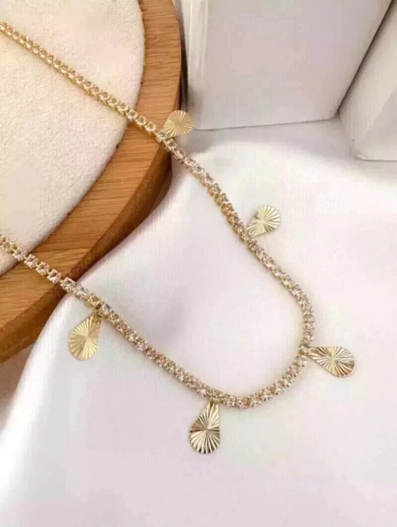 colar folheado a ouro 18k micro zircônias com pingentes em gotas.