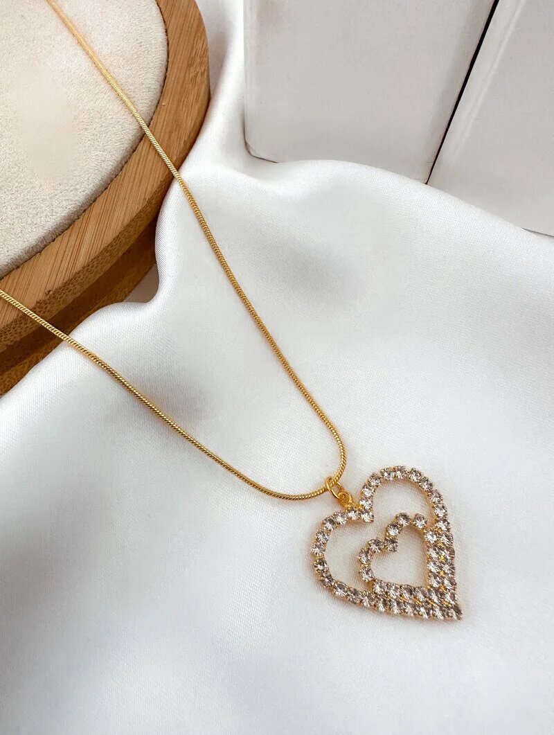 COLAR FOLHEADO A OURO 18K PINGENTE CORAÇÃO COM MICRO ZIRCÔNIAS