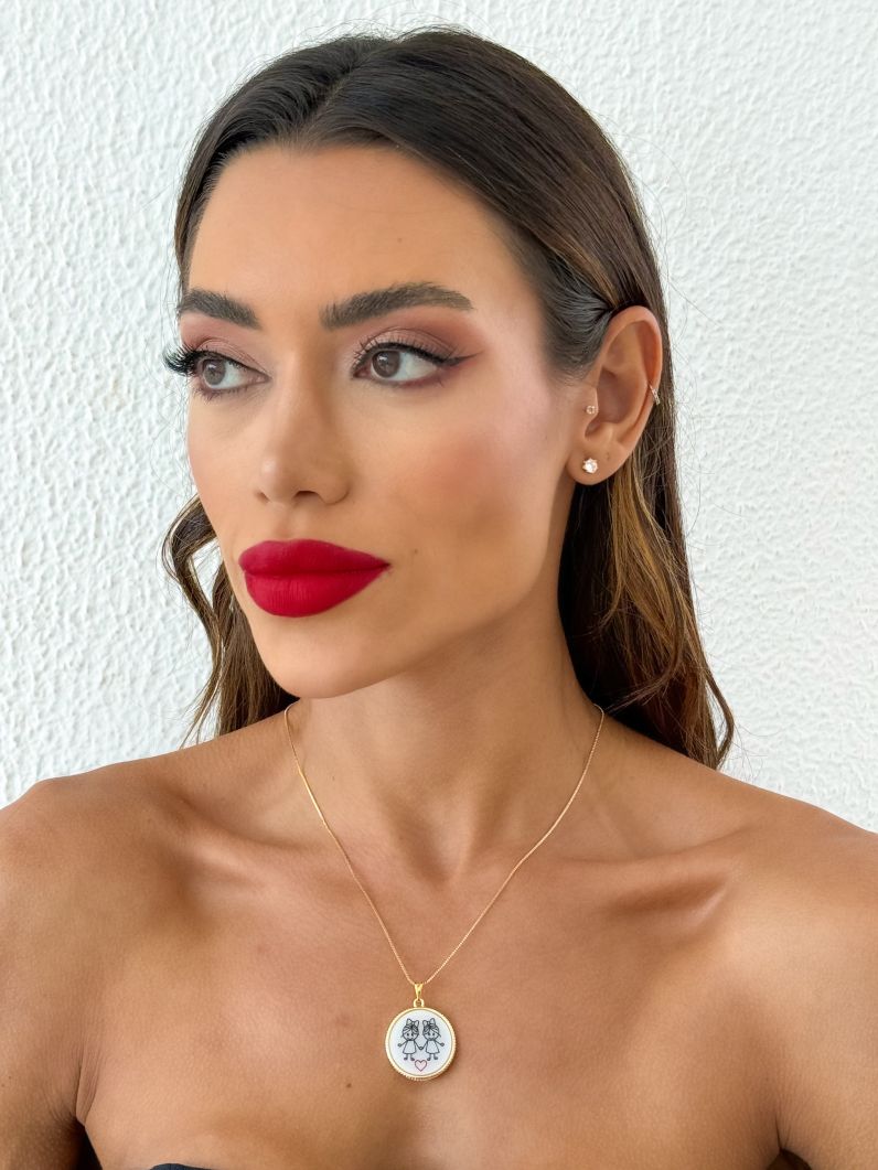 Colar Folheado a Ouro 18k Pingente Resinado Crianças