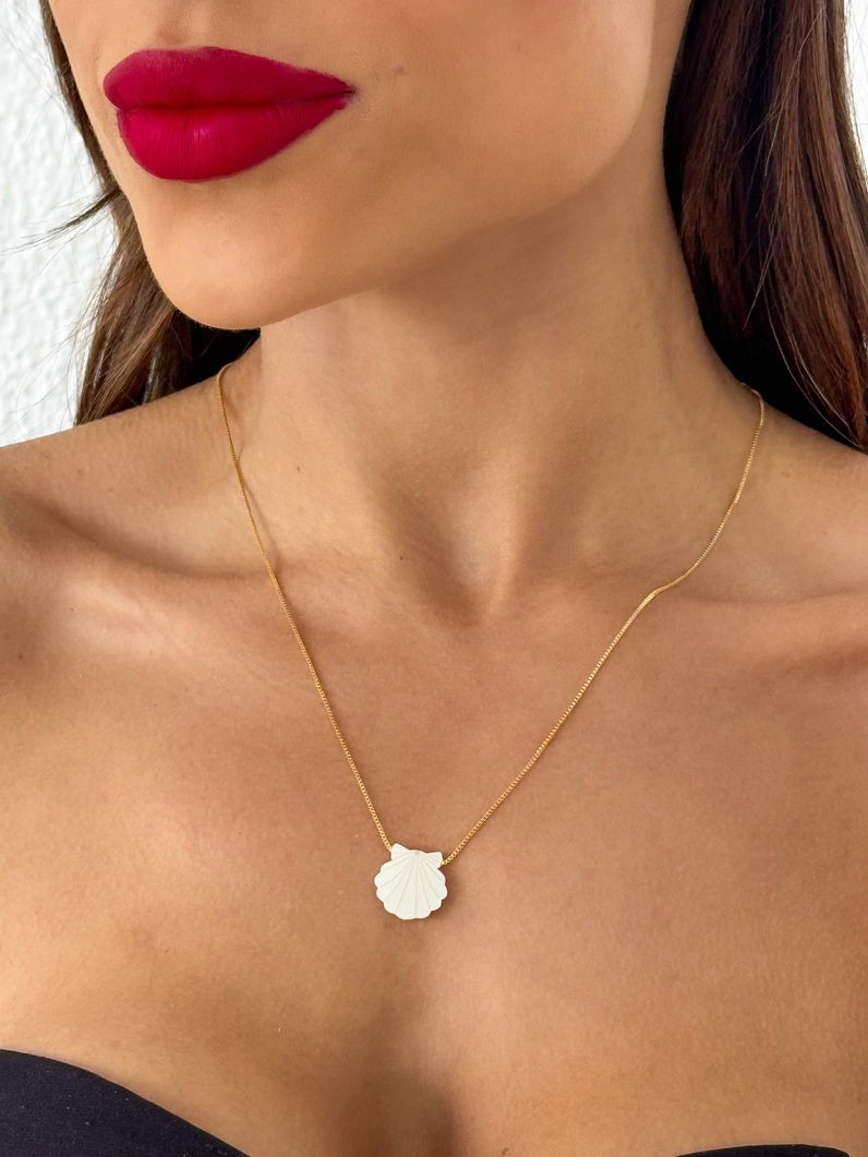 Colar Folheado a Ouro 18k Veneziana Com Concha Resinada