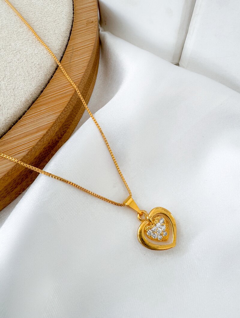 Colar Folheado a Ouro 18k Veneziana com Coração Duplo