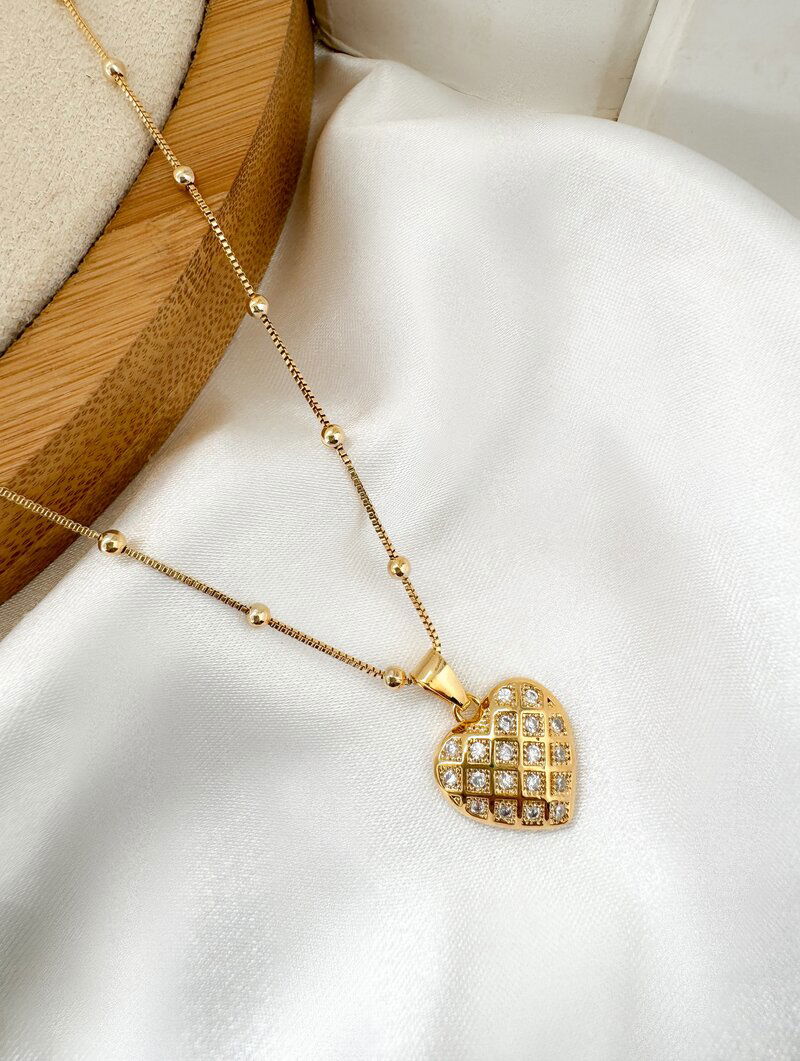 Colar Folheado a Ouro 18k Veneziana com Coração Trabalhado