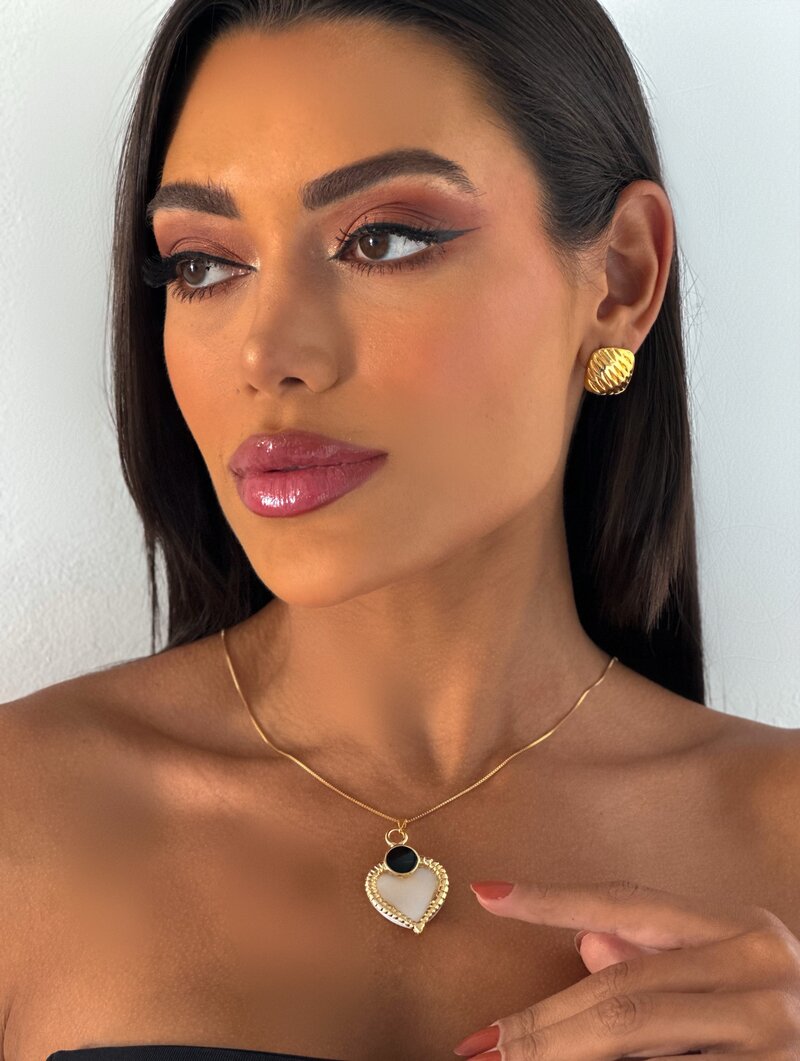 Colar Folheado a Ouro 18k Veneziana com Coração Trabalhado