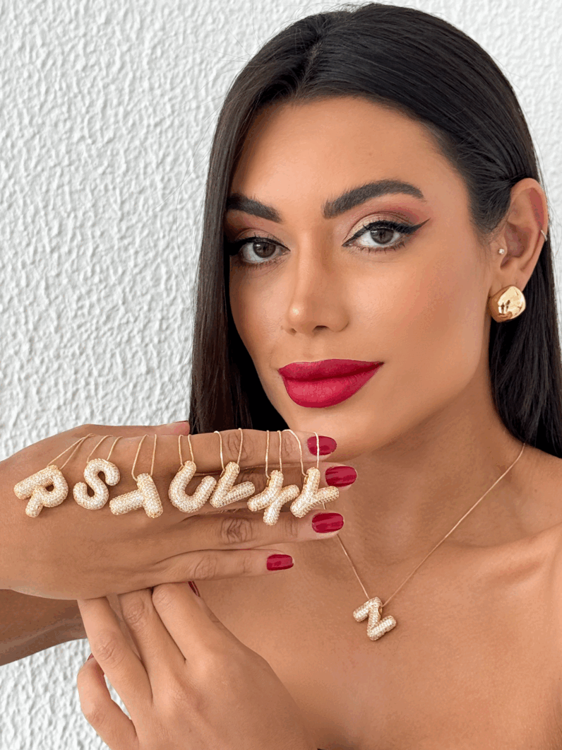 Colar Folheado a Ouro 18K Veneziana com inicial Cravejada