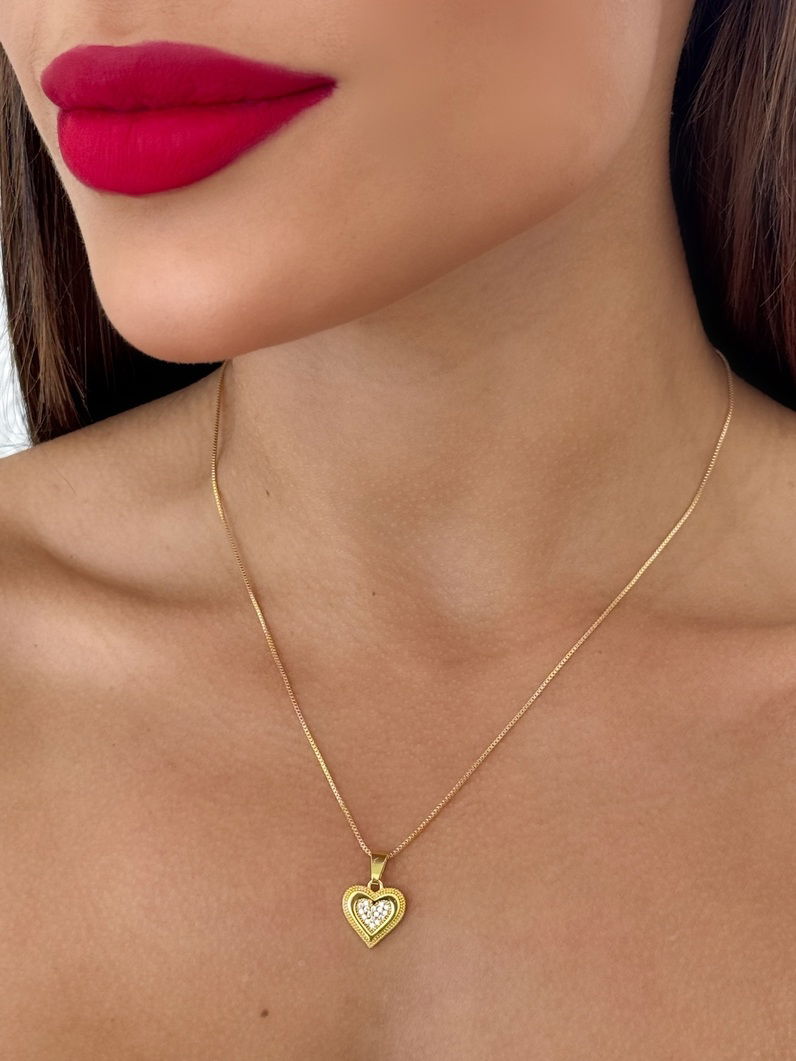 Colar Folheado a Ouro 18k Veneziana Com Pingente Coração Cravejada