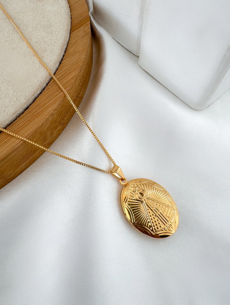 Colar Folheado a Ouro 18k Veneziana com Relicário Nossa Senhora