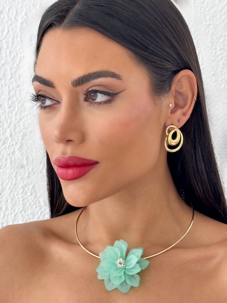 Colar Folheado a Prata 925 Flor de Resina com Cristais