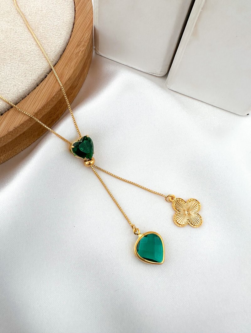 Colar Gravatinha Folheado a Ouro 18k Coração de Zircônia Verde