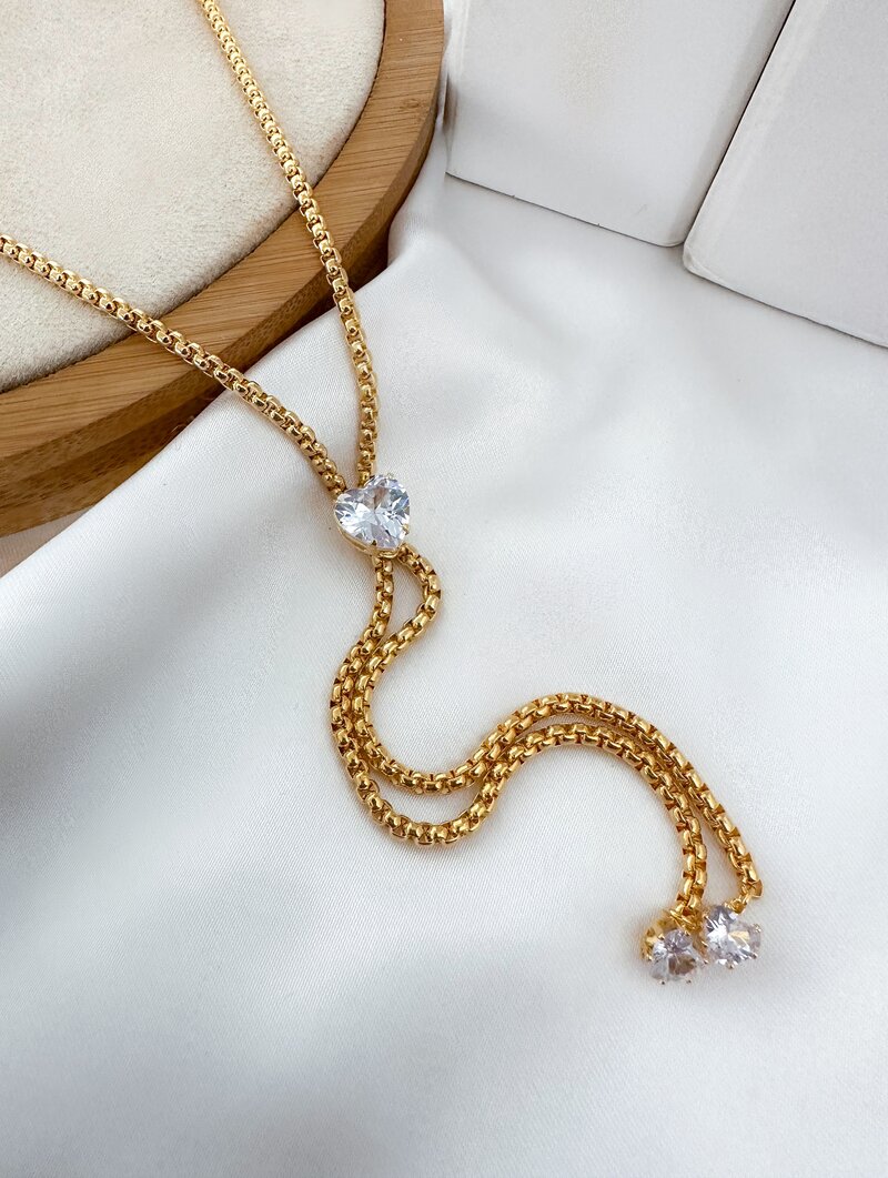 Colar Lariat Folheado a Ouro 18k Rabo de Tatu com Corações de Zircônia