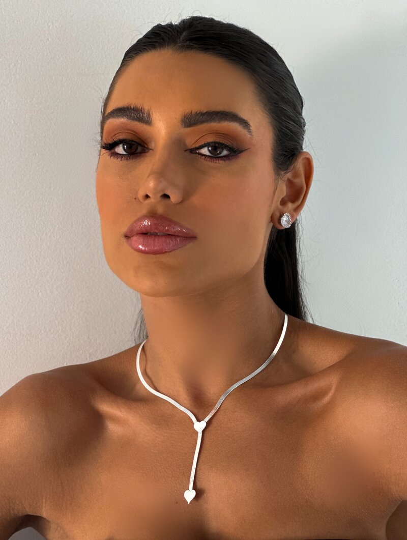 colar lariat folheado a prata 925 fita laminada com coração