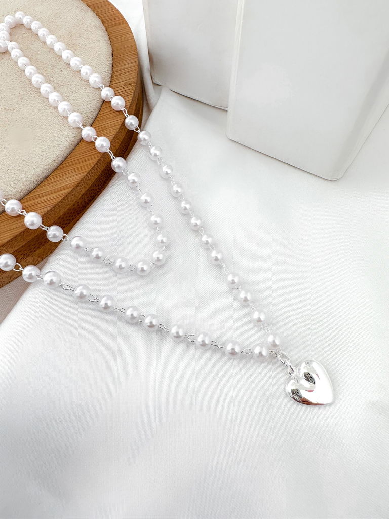 Colar perolas com pingente de coração folheado a ouro 18k e prata 925