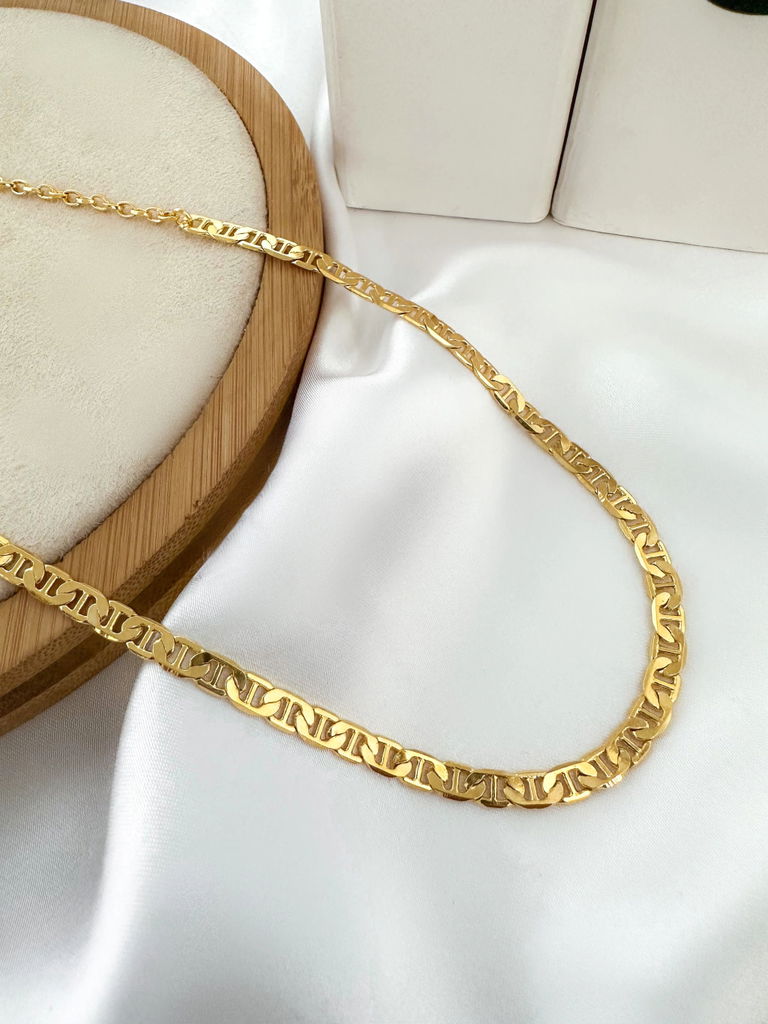 Colar piastrine folheado a ouro 18k e prata 925.