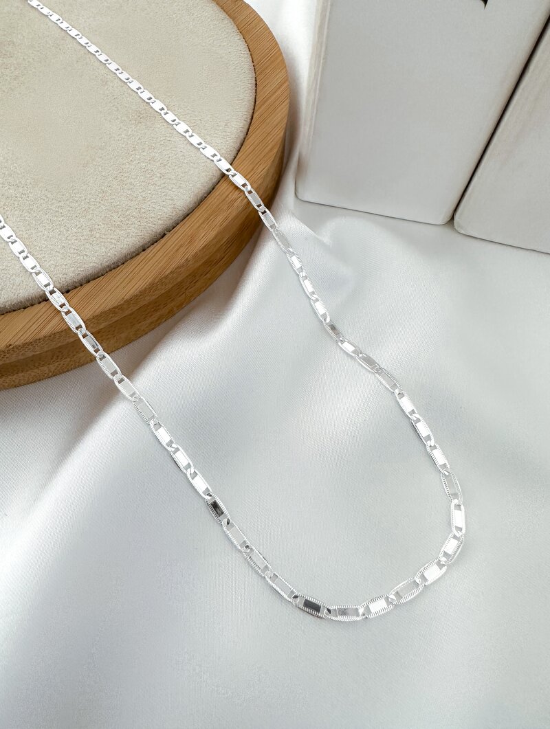 Colar Riviera Folheado a Ouro 18k e Prata Corrente Elos Martelados