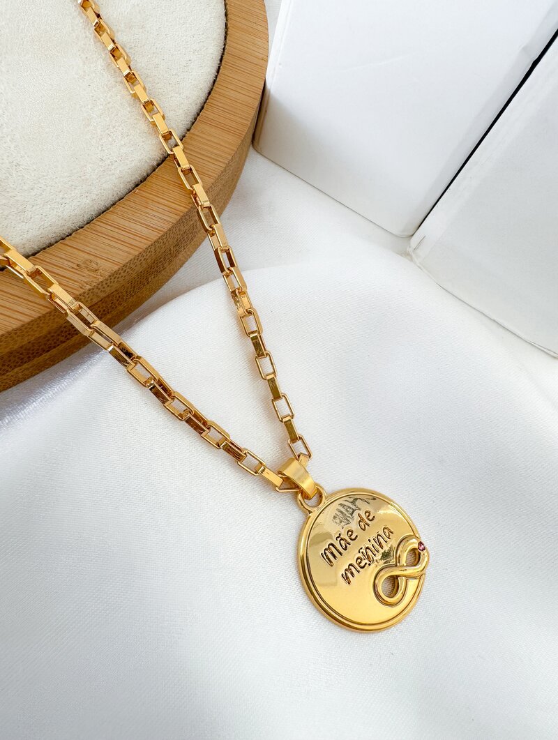 Colar Semi Joia Corrente Cartier com Pingente Mãe de Menina(o)