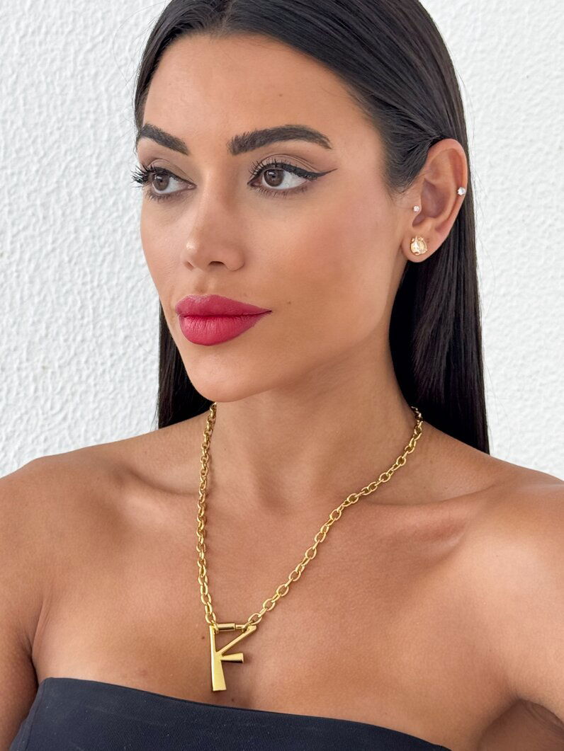 Colar Semi Joia Inicial Ouro e niquel com fecho frontal