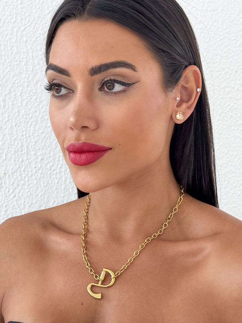 Colar Semi Joia Inicial Ouro e niquel com fecho frontal