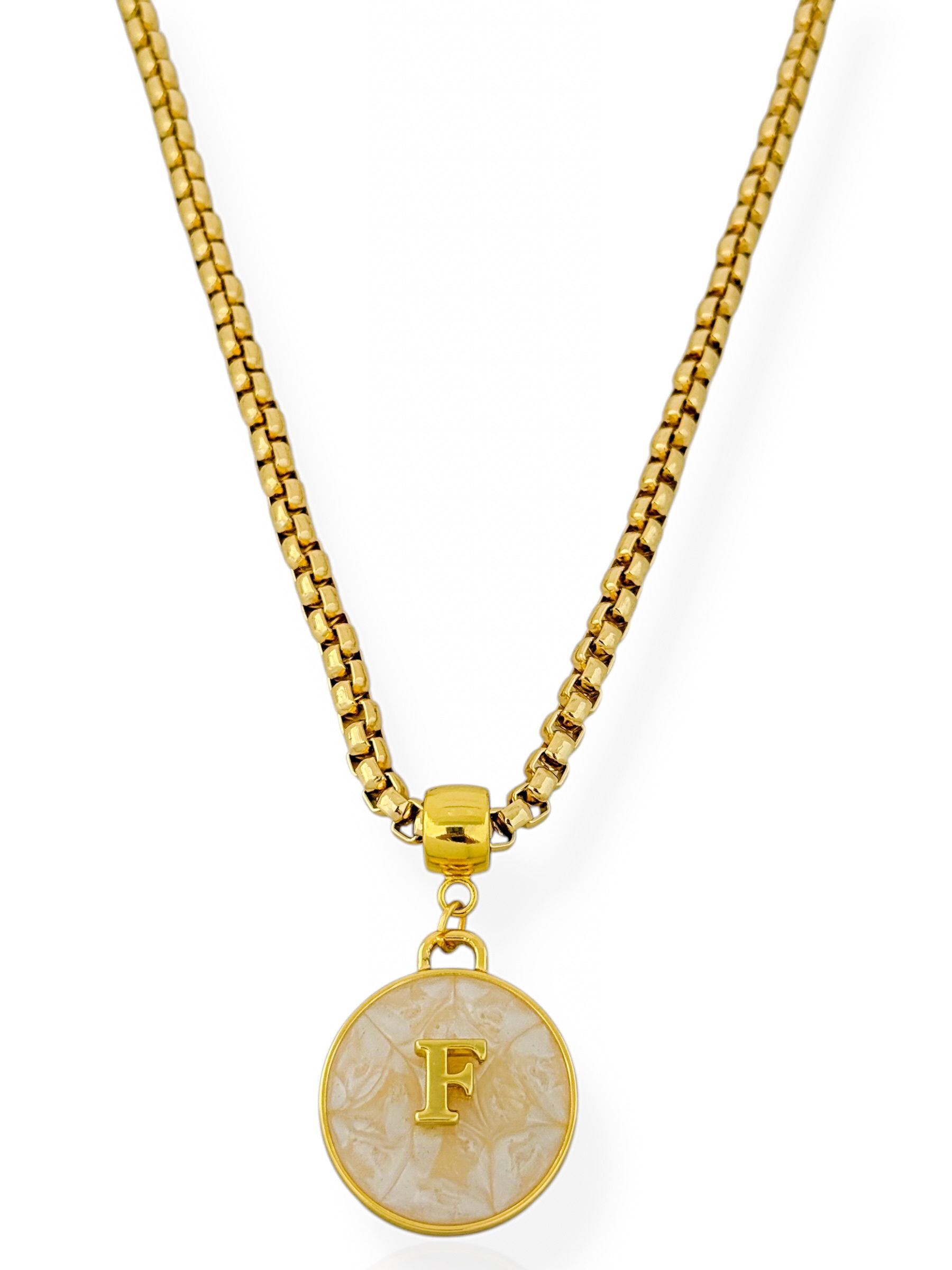 Colar Semi Joia Medalha MadrePérola com inicial