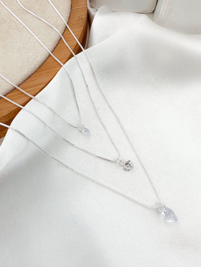 Colar Triplo Folheado a Ouro 18k e Prata 925 Com Pingentes Ponto de Luz