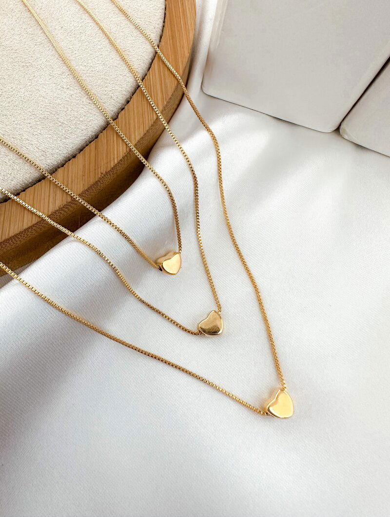 Colar Triplo Folheado a Ouro 18k e Prata 925 Corações Minimalistas
