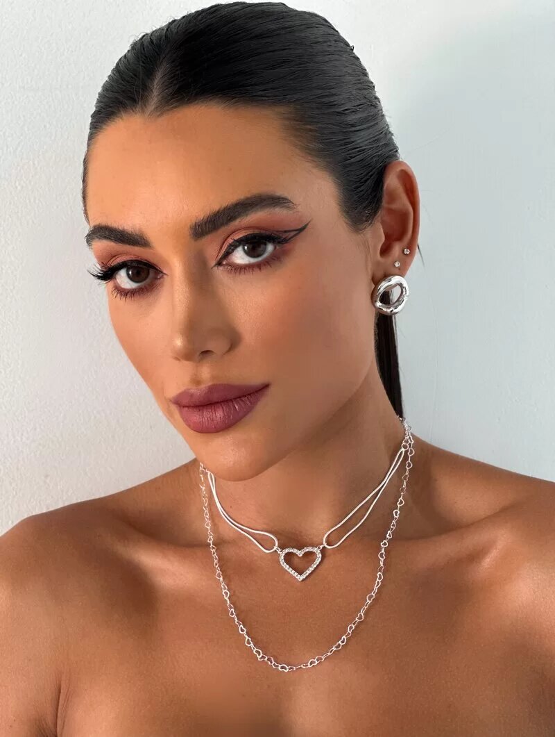 Colar Triplo Folheado a Ouro 18k e Prata Cordão Fino com Coração Cravejado