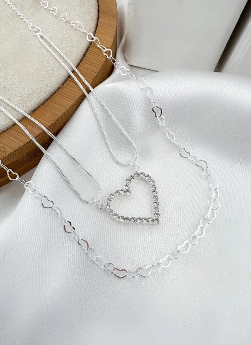 Colar Triplo Folheado a Ouro 18k e Prata Cordão Fino com Coração Cravejado