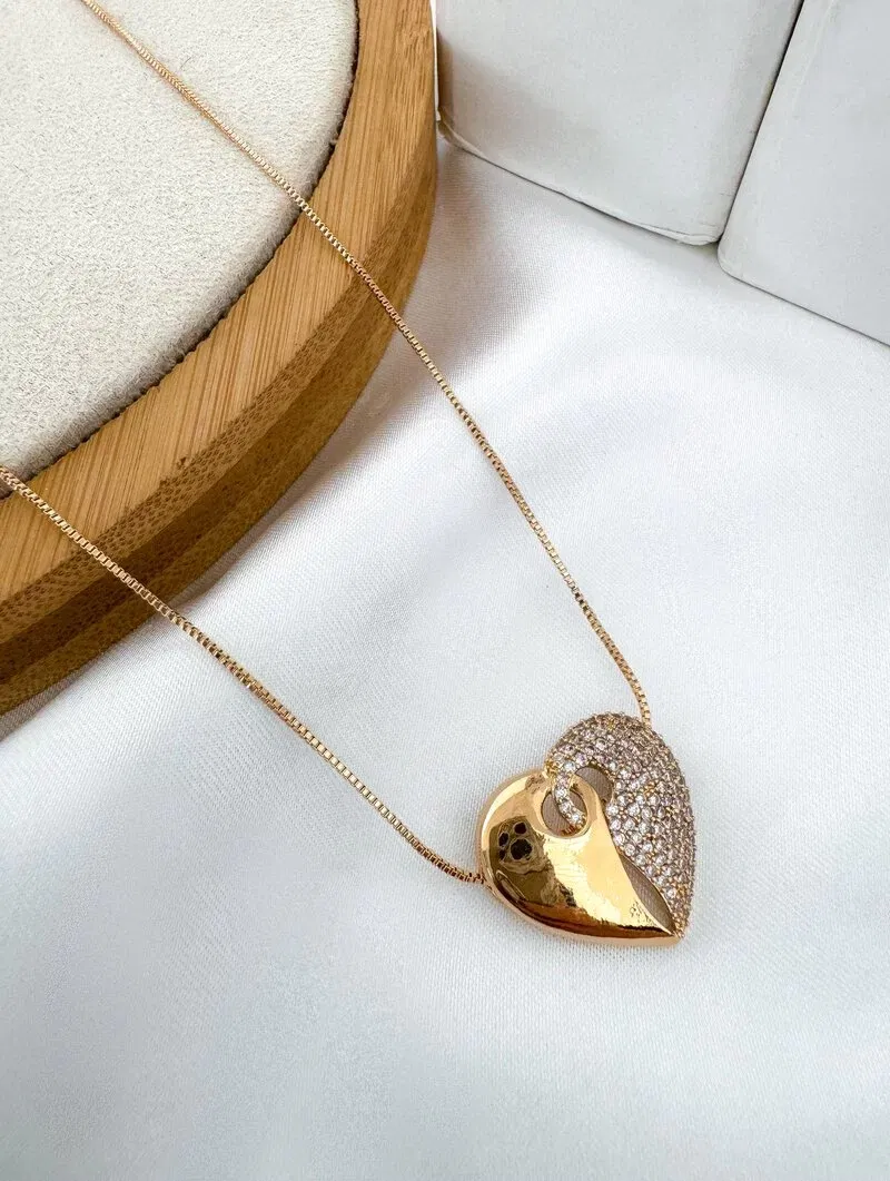 Colar Veneziana Folheado a Ouro 18k e Prata Coração Metade Cravejado