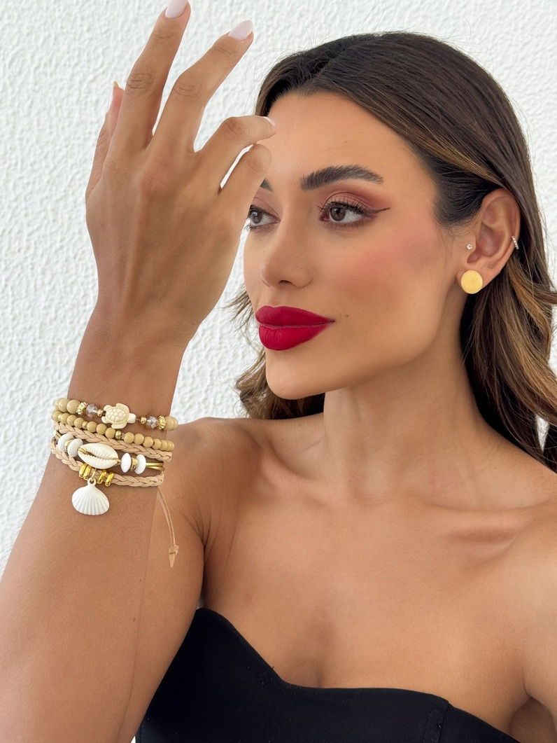 Conjunto Brinco e Pulseira Miçangas, Cristais, COnchas e Tartaruga Folheado a Ouro 18k