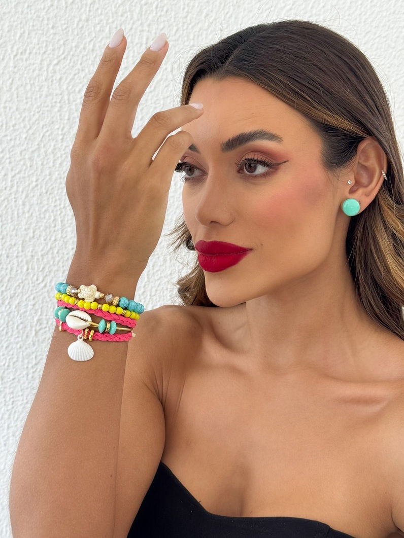 Conjunto Brinco e Pulseira Miçangas, Cristais, COnchas e Tartaruga Folheado a Ouro 18k