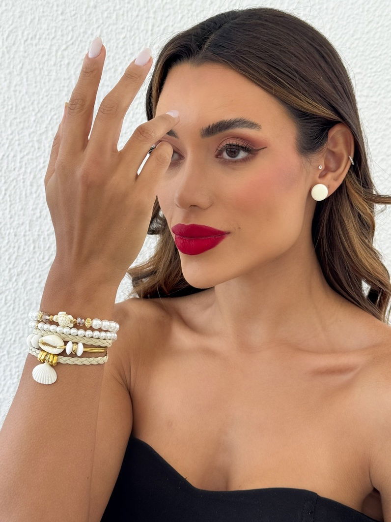 Conjunto Brinco e Pulseira Miçangas, Cristais, COnchas e Tartaruga Folheado a Ouro 18k