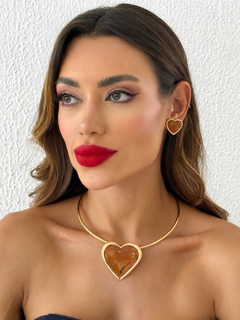 Conjunto Choker Aro e Brinco Folheado a Ouro 18k Coração Maxi Resinado