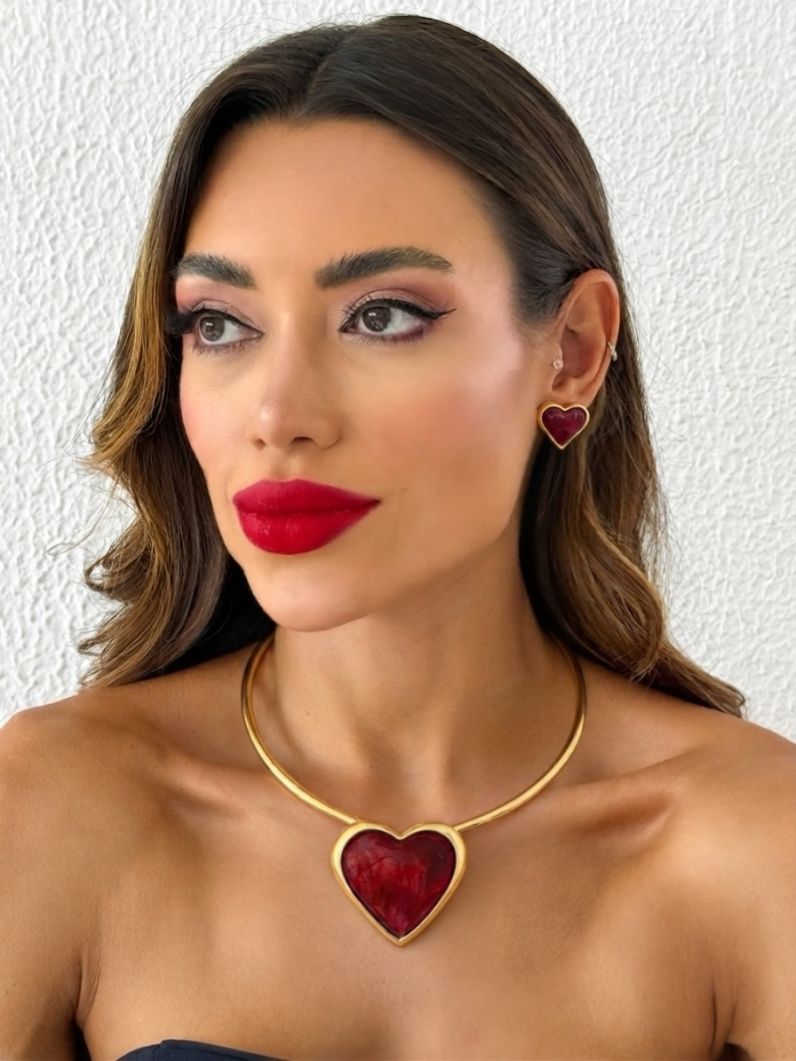 Conjunto Choker Aro e Brinco Folheado a Ouro 18k Coração Maxi Resinado
