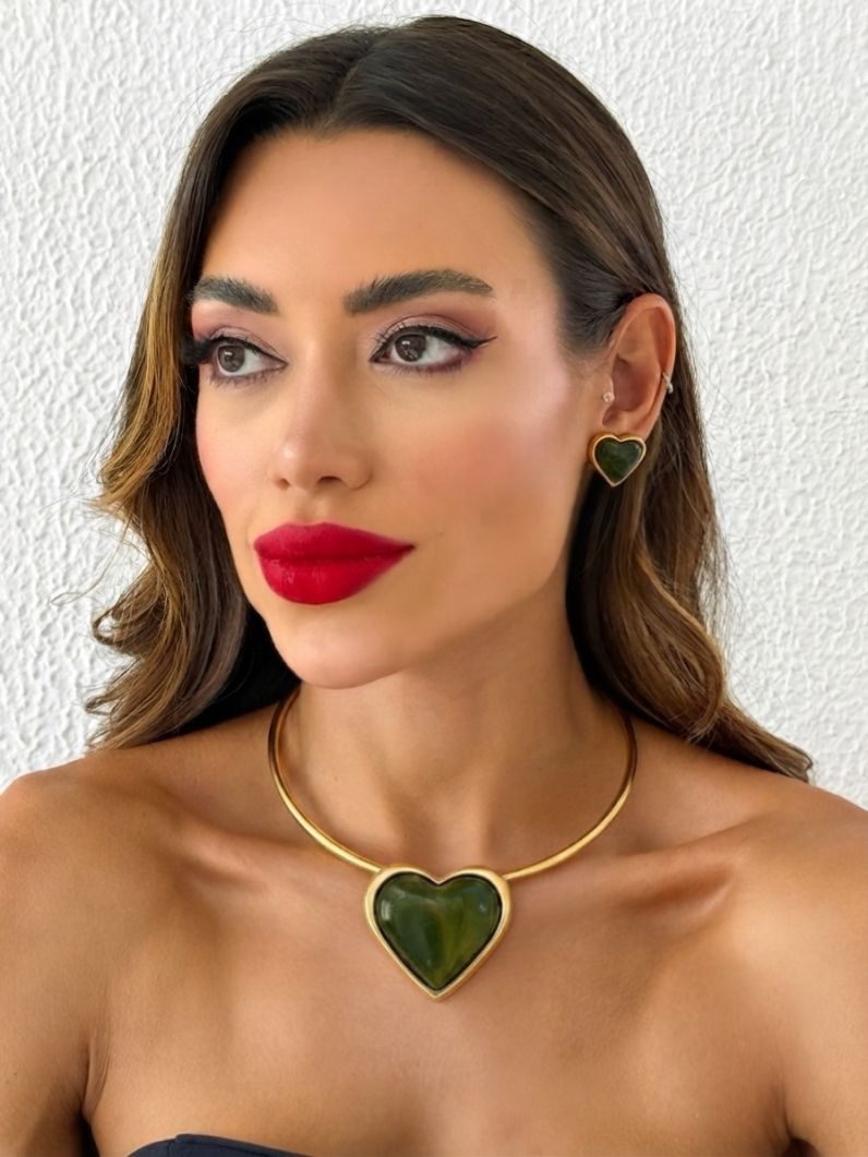 Conjunto Choker Aro e Brinco Folheado a Ouro 18k Coração Maxi Resinado