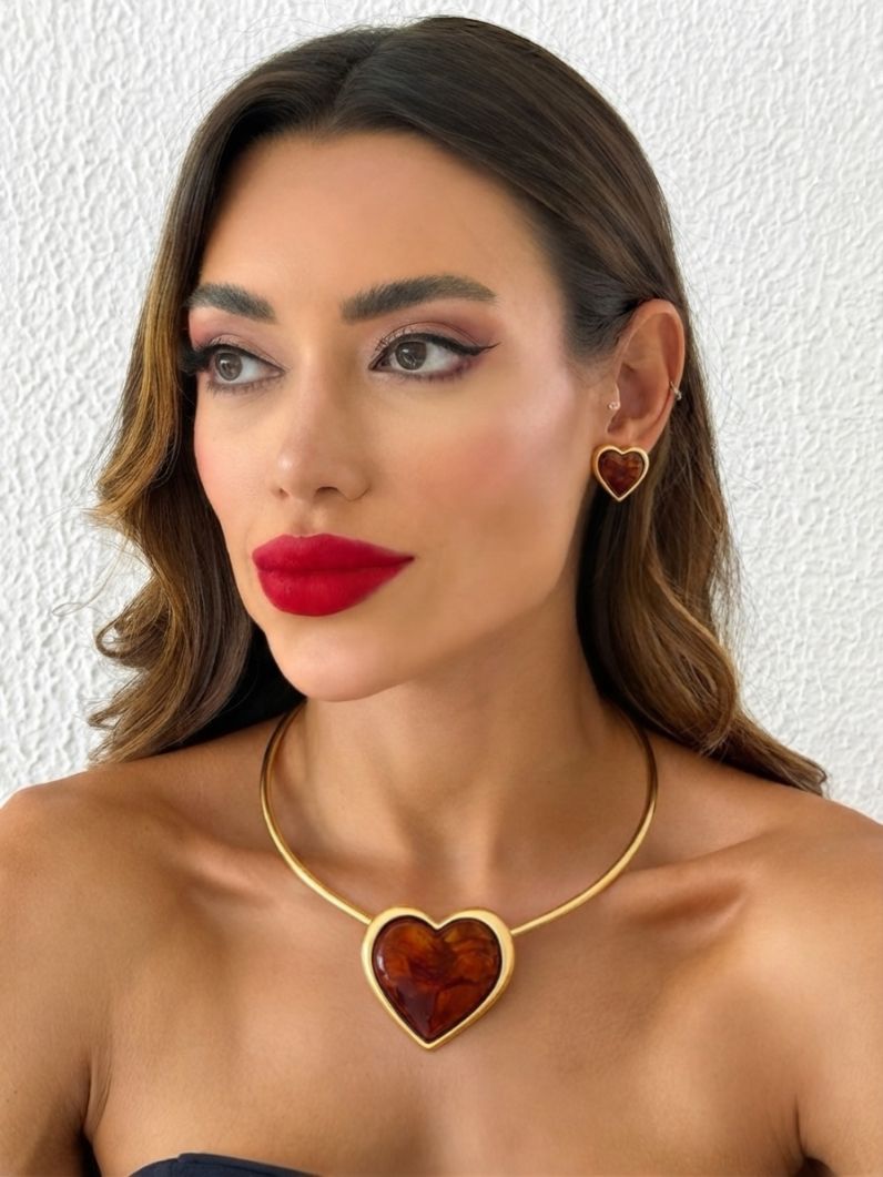 Conjunto Choker Aro e Brinco Folheado a Ouro 18k Coração Maxi Resinado