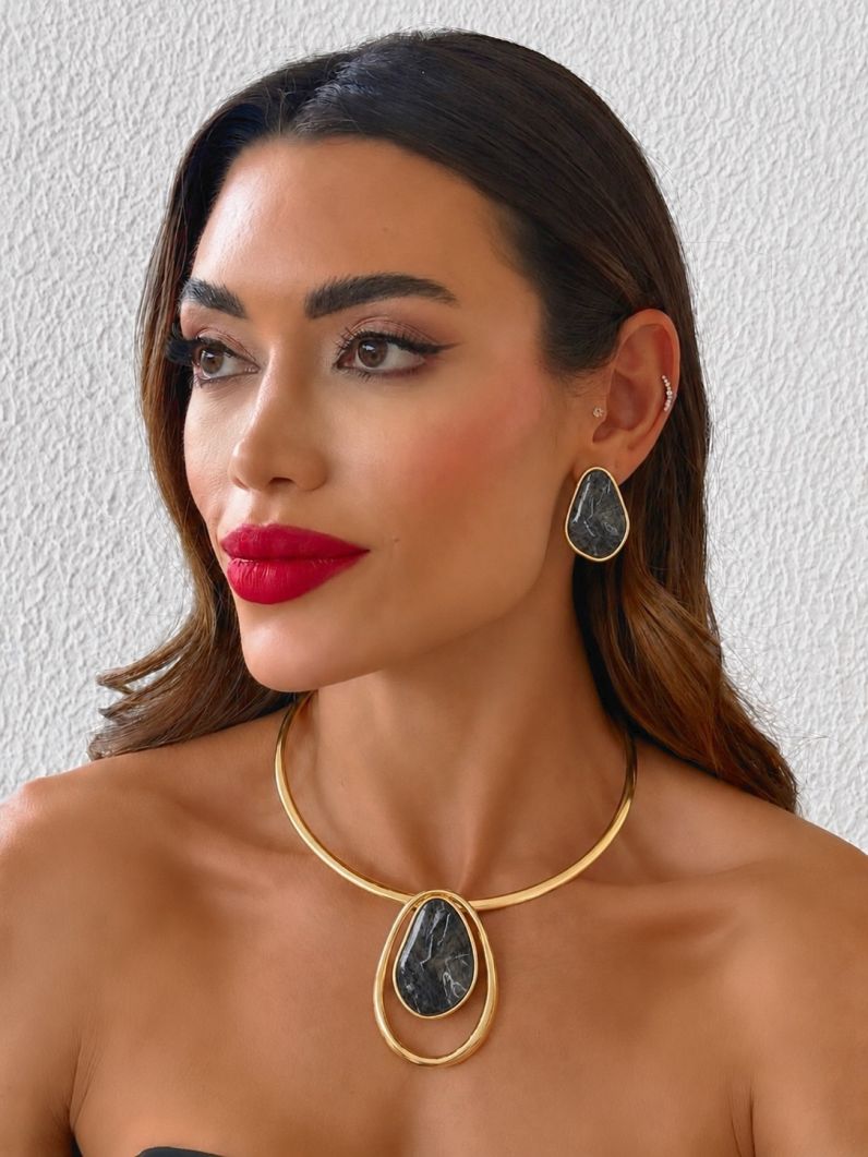 Conjunto Choker Aro e Brinco Folheado a Ouro 18k Design Resinado e Vazado