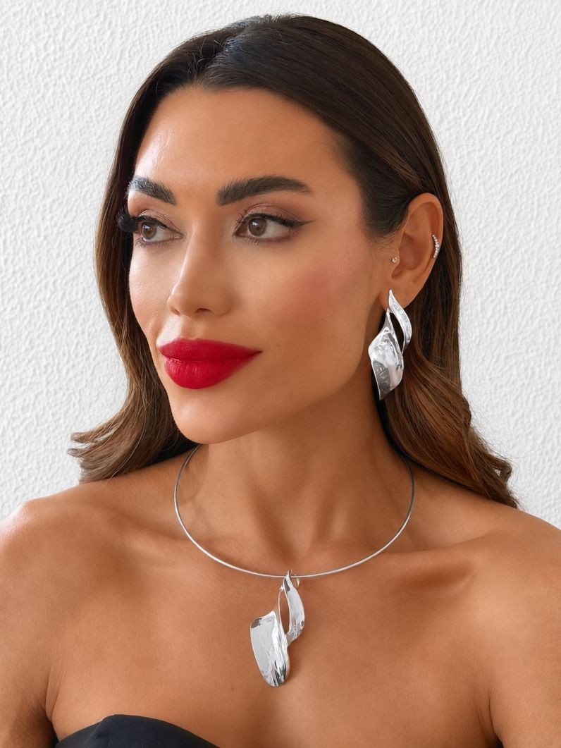 Conjunto Choker Aro e Brinco Folheado a Ouro 18k e Prata Forma Moderna Curva