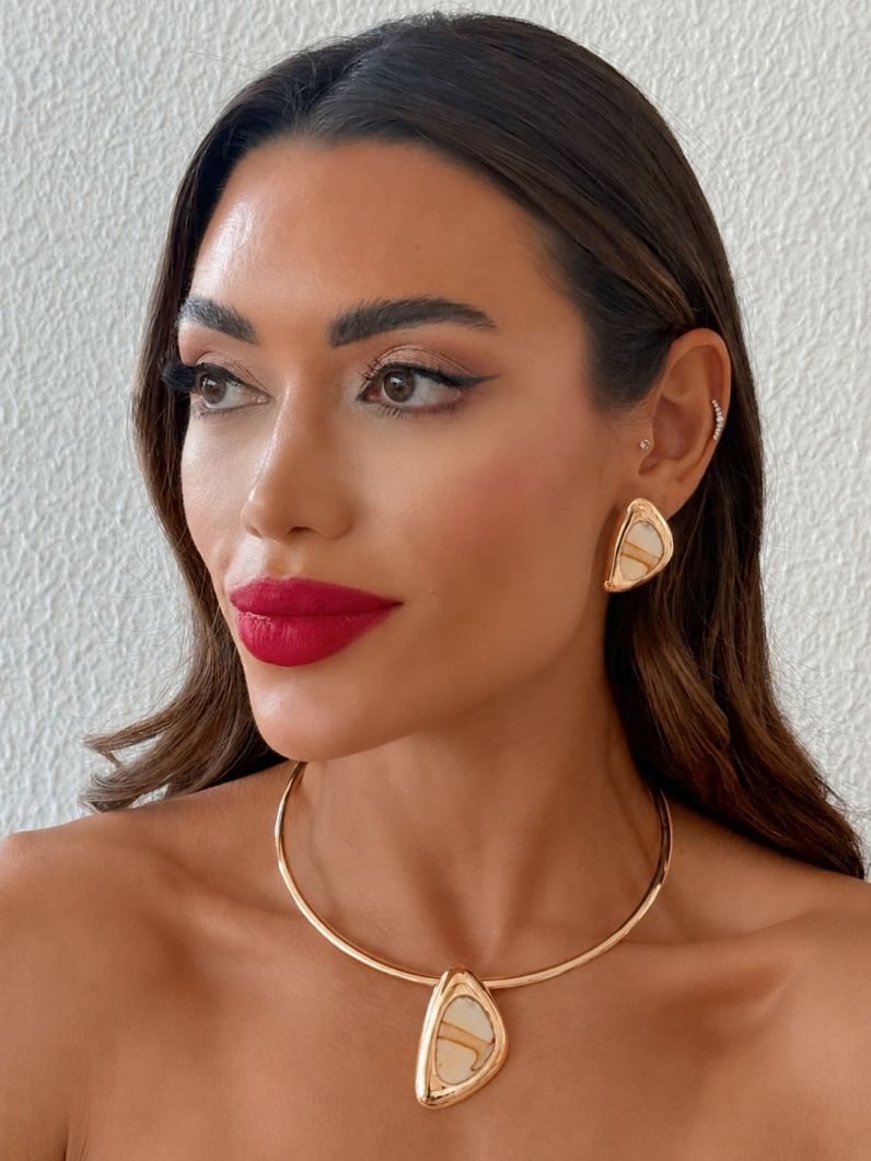Conjunto Choker Aro e Brinco Folheado a Ouro 18k e Prata Forma Resinada e Lisa