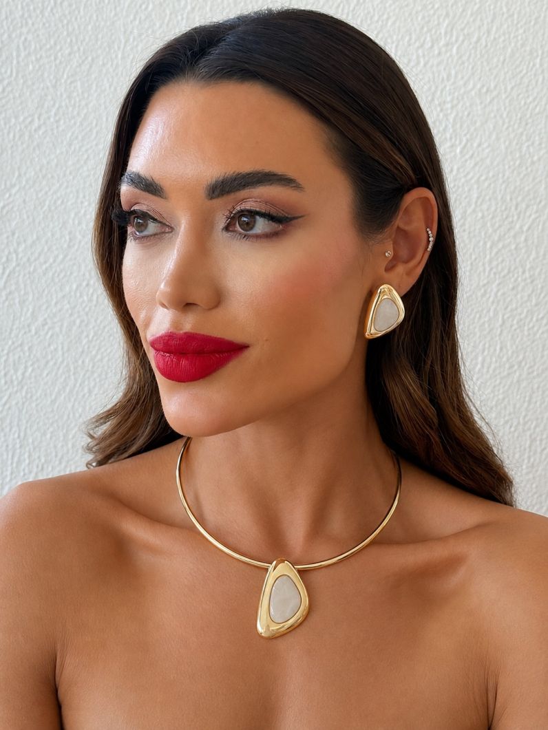 Conjunto Choker Aro e Brinco Folheado a Ouro 18k e Prata Forma Resinada e Lisa