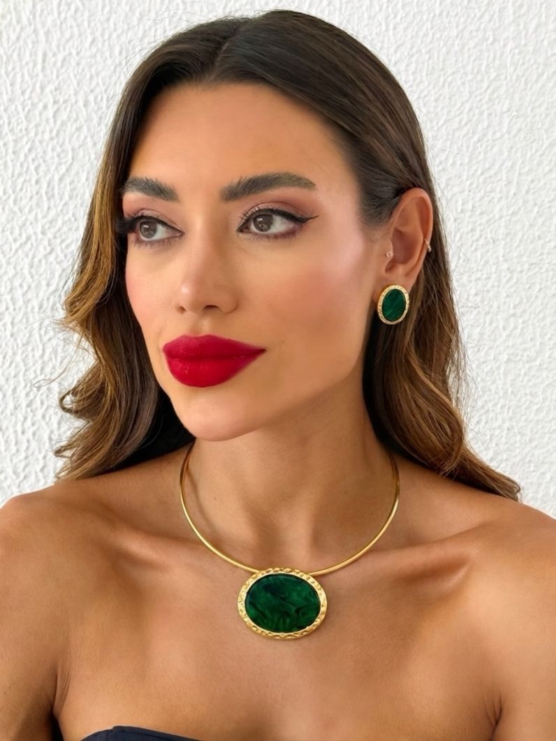 Conjunto Choker Aro e Brinco Folheado a Ouro 18k e Prata Oval Resinado Com Borda Martelado