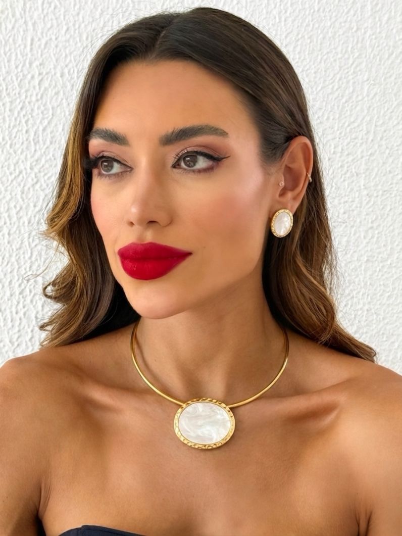 Conjunto Choker Aro e Brinco Folheado a Ouro 18k e Prata Oval Resinado Com Borda Martelado