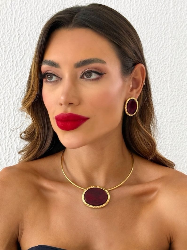 Conjunto Choker Aro e Brinco Folheado a Ouro 18k e Prata Oval Resinado Com Borda Martelado