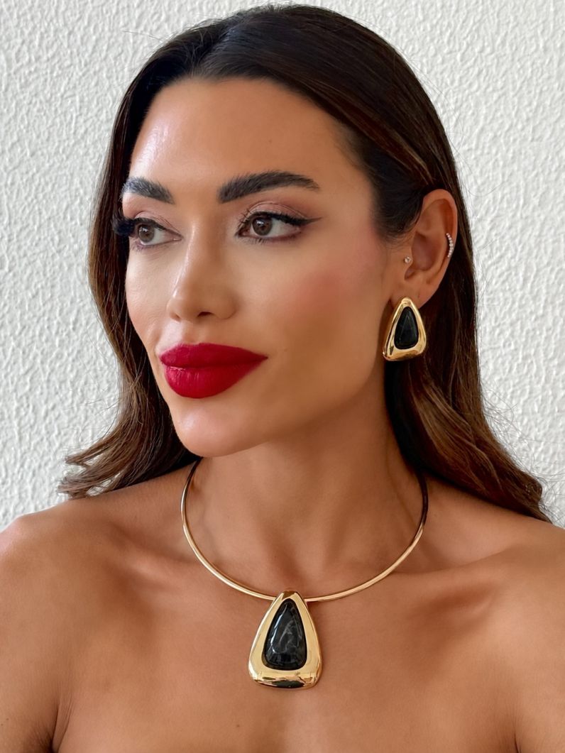 Conjunto Choker Aro e Brinco Folheado a Ouro 18k Triangulo Resinado