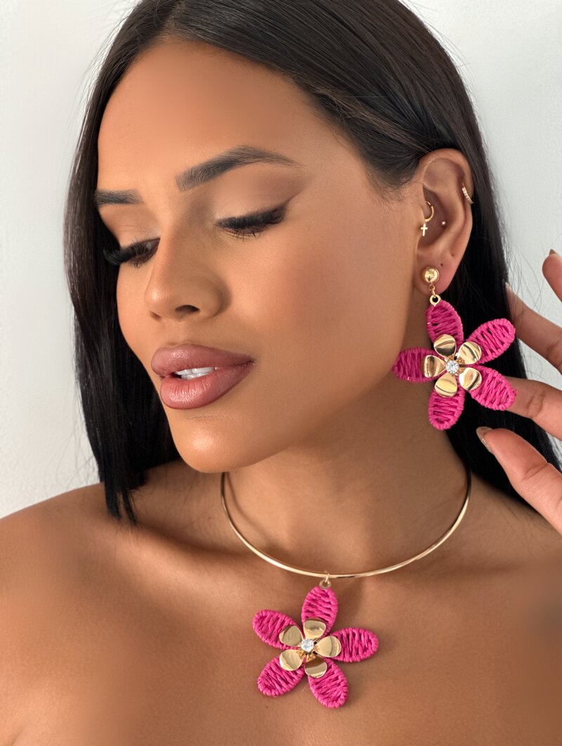 Conjunto Choker e Brinco Folheado a Ouro 18k Aro com Flor de Palha