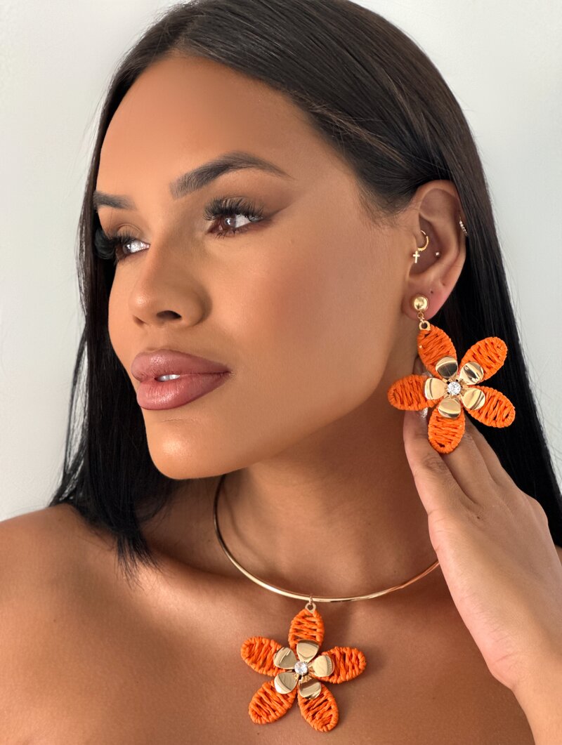 Conjunto Choker e Brinco Folheado a Ouro 18k Aro com Flor de Palha