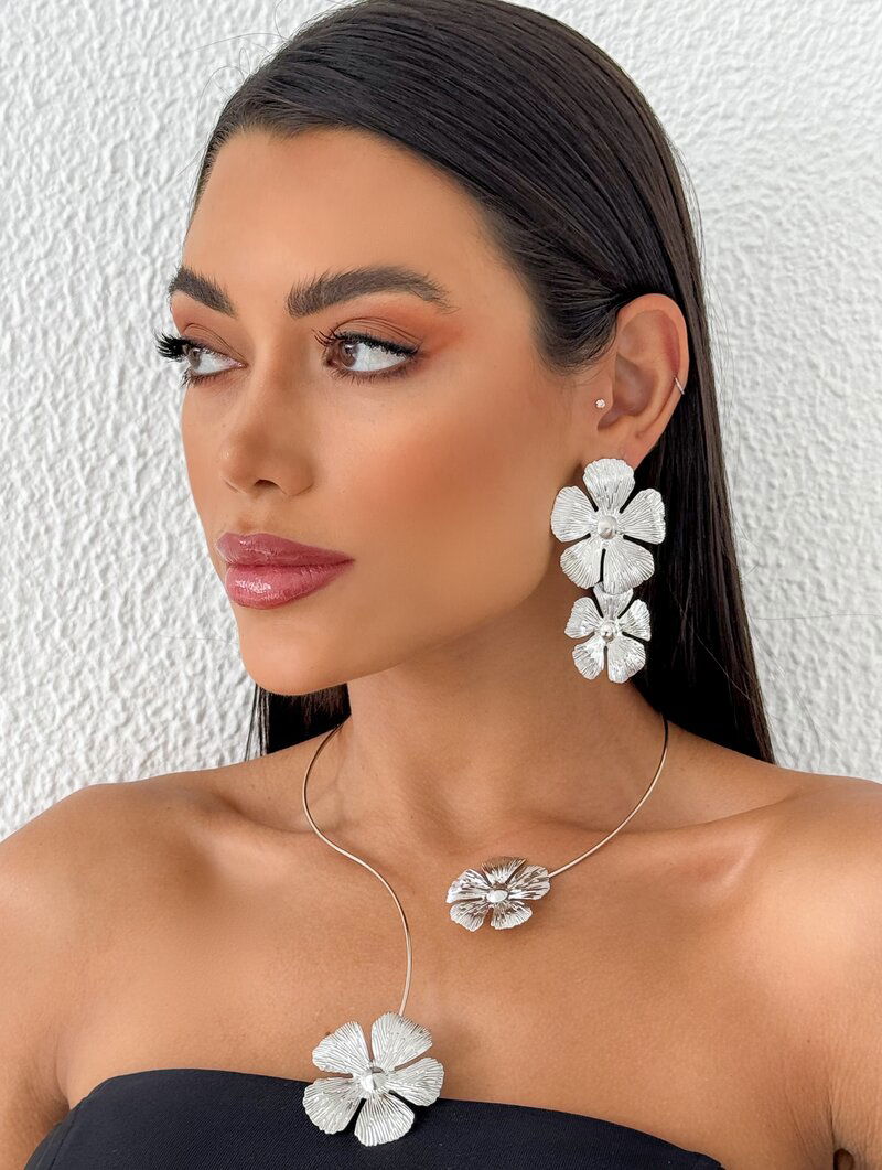 Conjunto Choker e Brinco Folheado a Ouro 18k e Prata Aro com Flor
