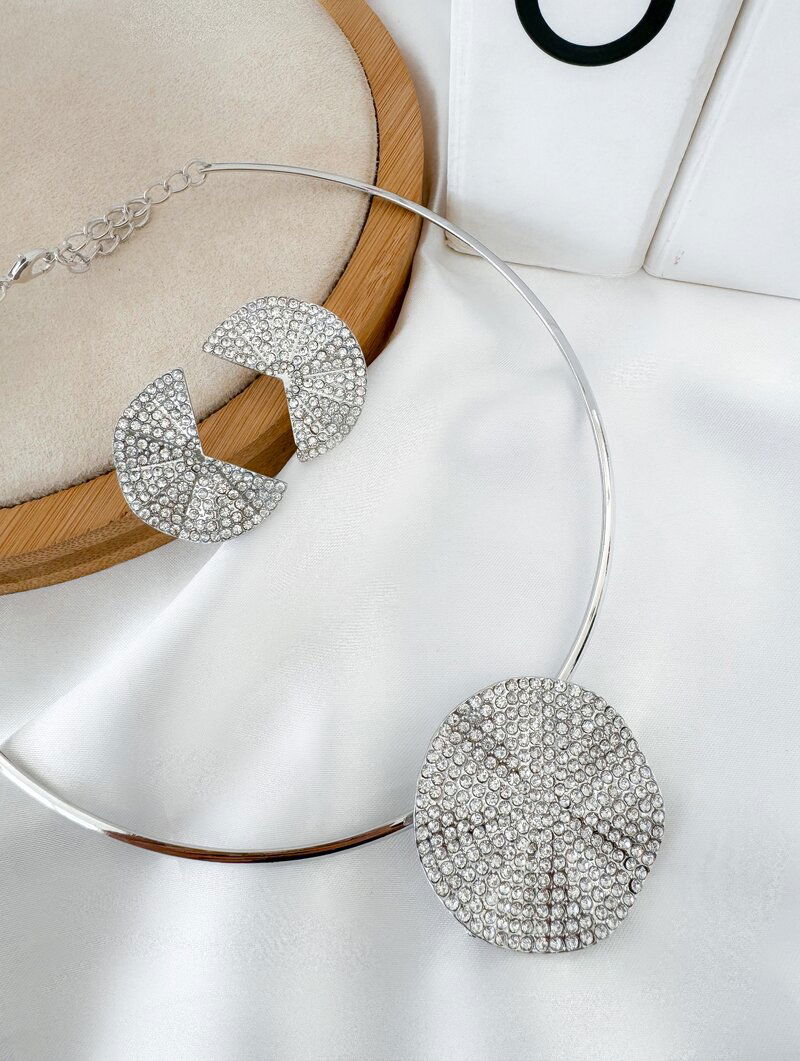 Conjunto Choker e Brinco Folheado a Ouro 18k e Prata Aro com Pingente Cravejado