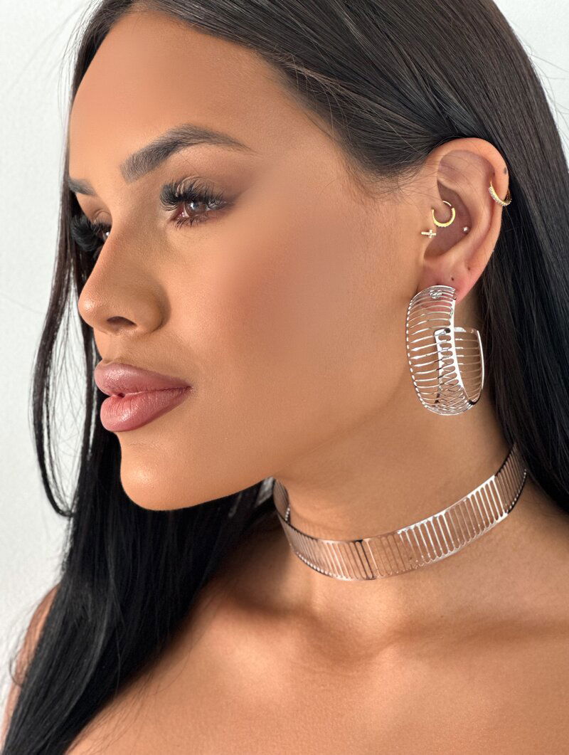 Conjunto Choker e Brinco Folheado a Ouro 18k e Prata Aro Listras Vazadas