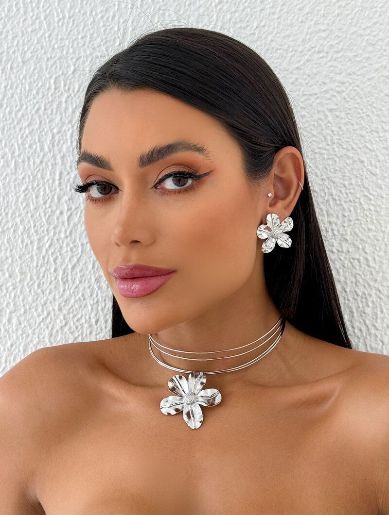 Conjunto Choker e Brinco Folheado a Ouro 18k e Prata Aro Quatro Fios com Flor Cinco Pétalas