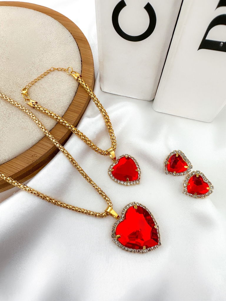 Conjunto colar, brinco e pulseira folheado a ouro 18k com pingente de chaton