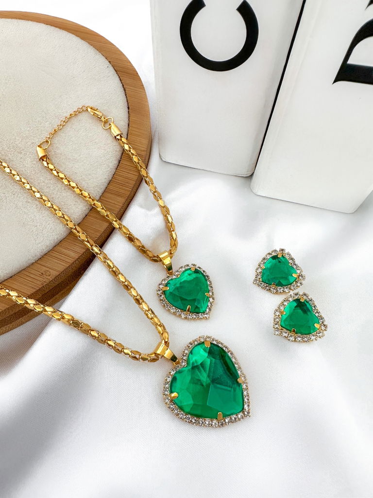 Conjunto colar, brinco e pulseira folheado a ouro 18k com pingente de chaton